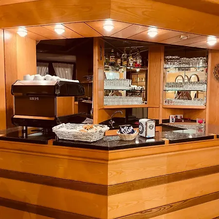Garni Bonsai Bed & Breakfast 5*