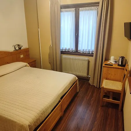 Bed & Breakfast Garni Bonsai Pinzolo